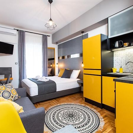 Downtown Luxury Boutique Suites : The Yellow Suite Салоніки Екстер'єр фото