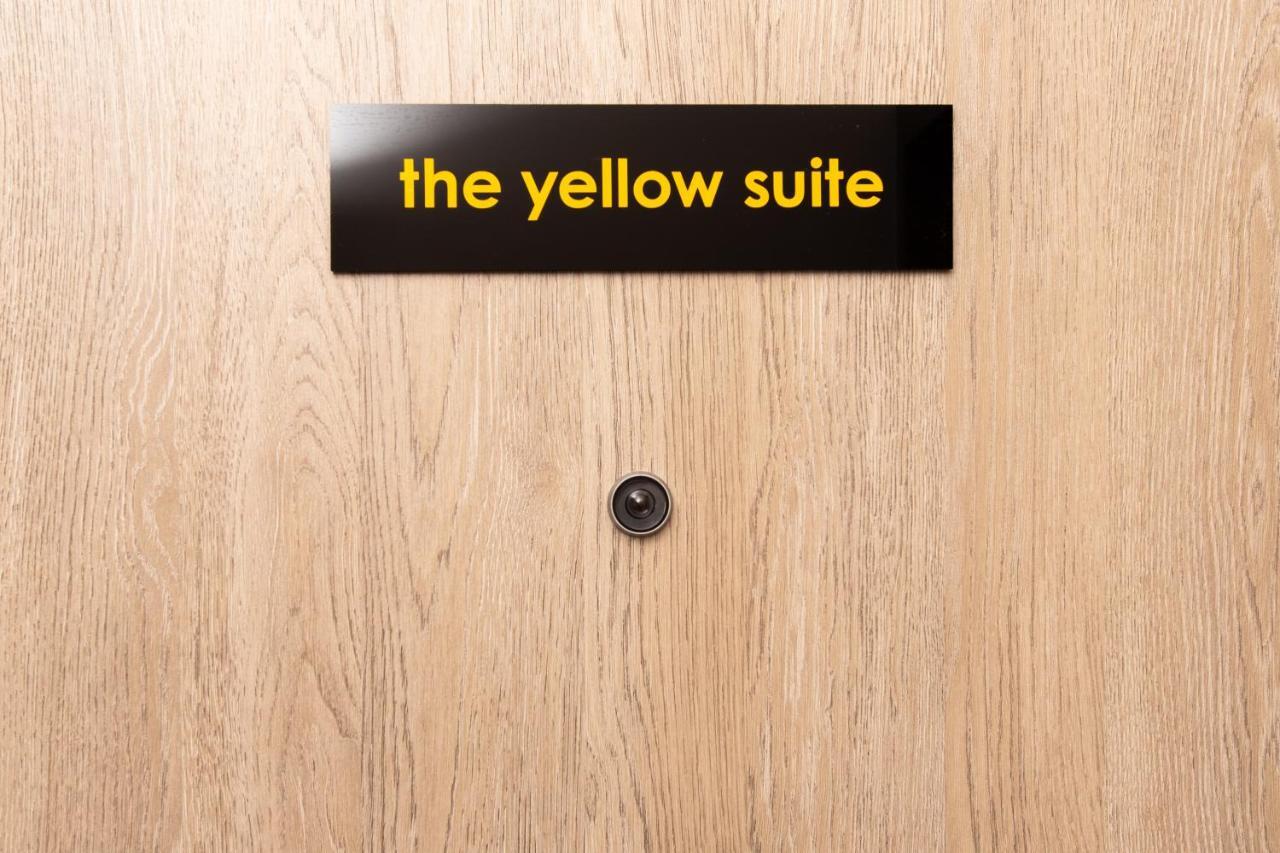 Downtown Luxury Boutique Suites : The Yellow Suite Салоніки Екстер'єр фото