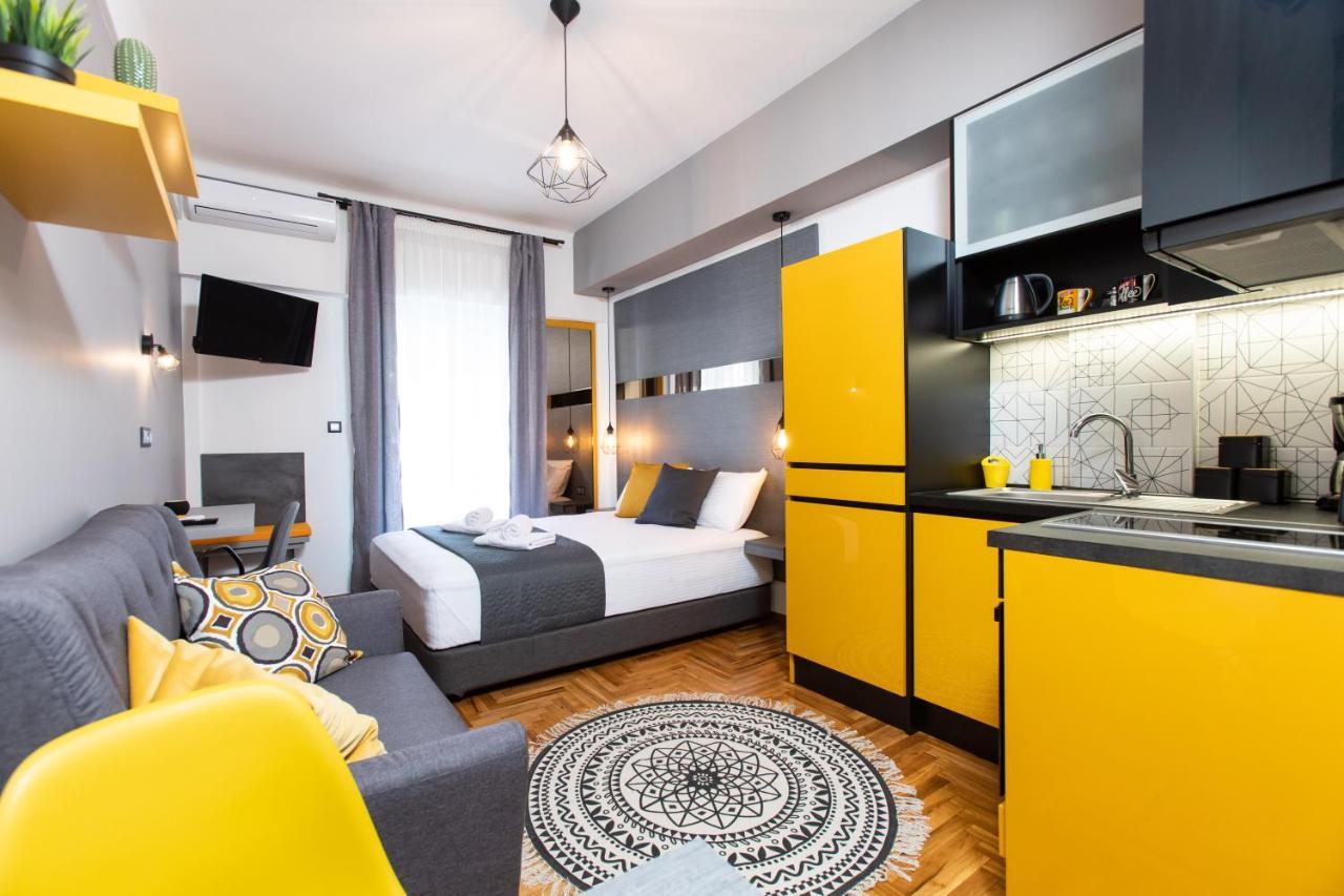 Downtown Luxury Boutique Suites : The Yellow Suite Салоніки Екстер'єр фото